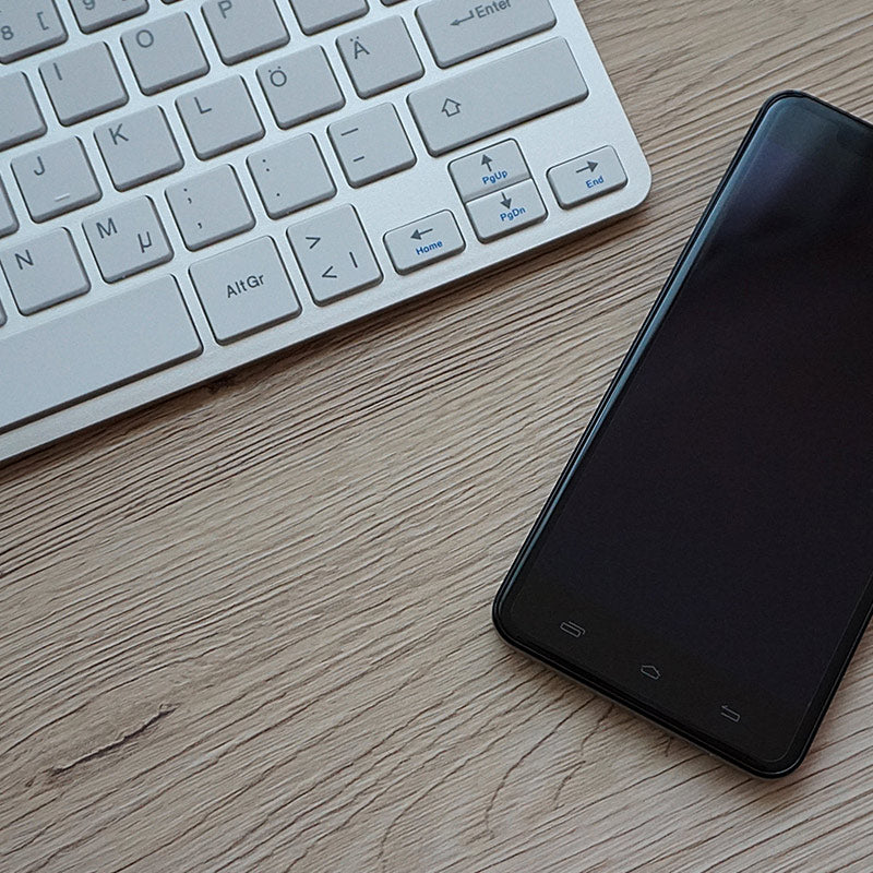 Smartphone & Computer — Omega electronic GmbH